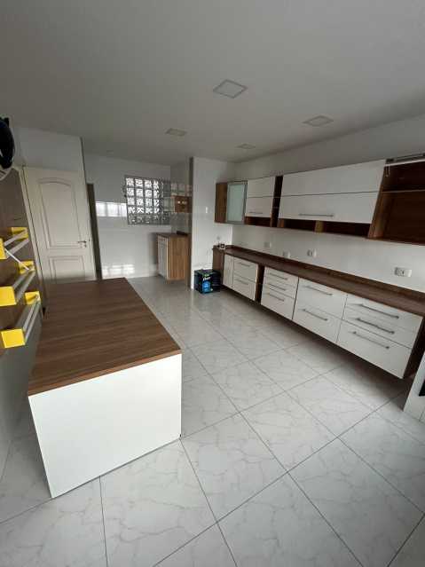 Casa à venda com 4 quartos, 300m² - Foto 18