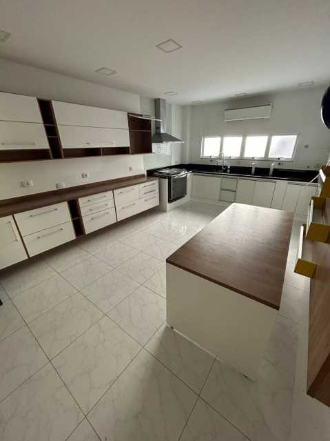 Casa à venda com 4 quartos, 300m² - Foto 19