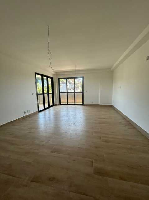 Apartamento à venda com 3 quartos, 137m² - Foto 4