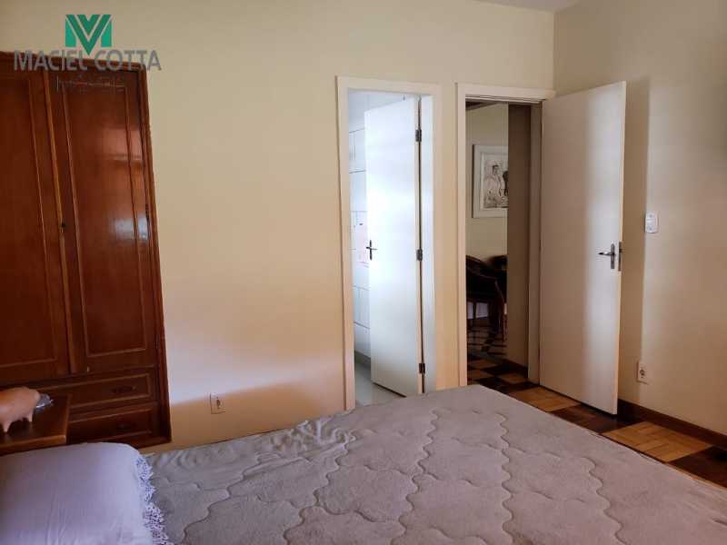 Apartamento à venda com 3 quartos, 110m² - Foto 4