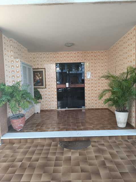 Apartamento à venda com 3 quartos, 105m² - Foto 2