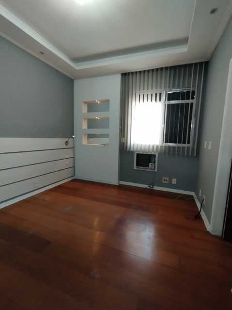 Cobertura à venda com 4 quartos, 220m² - Foto 13