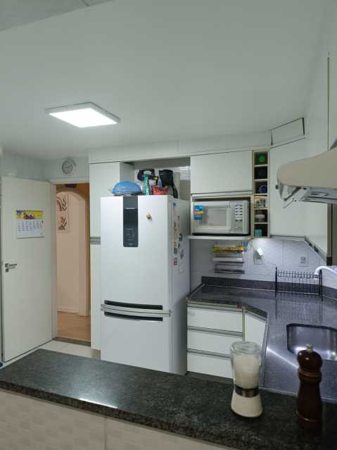 Apartamento à venda com 2 quartos, 80m² - Foto 25