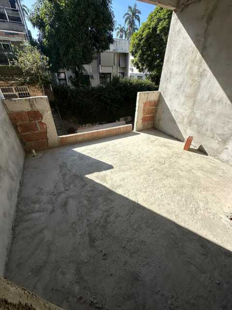 Apartamento à venda com 1 quarto, 50m² - Foto 2