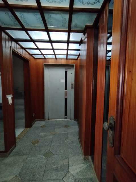 Apartamento à venda com 4 quartos, 198m² - Foto 4