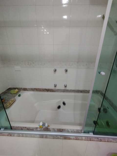 Apartamento à venda com 4 quartos, 198m² - Foto 27