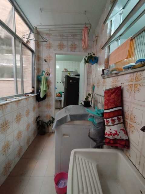 Apartamento à venda com 2 quartos, 65m² - Foto 19