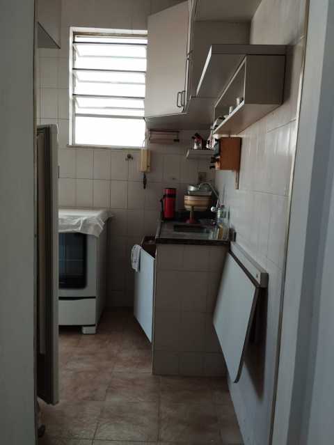 Apartamento à venda com 2 quartos, 62m² - Foto 11