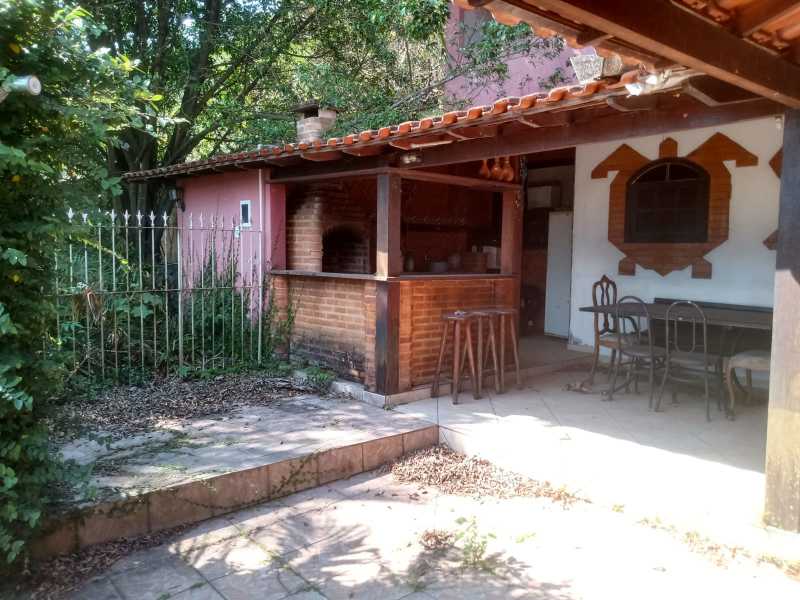 Casa à venda com 5 quartos, 180m² - Foto 3