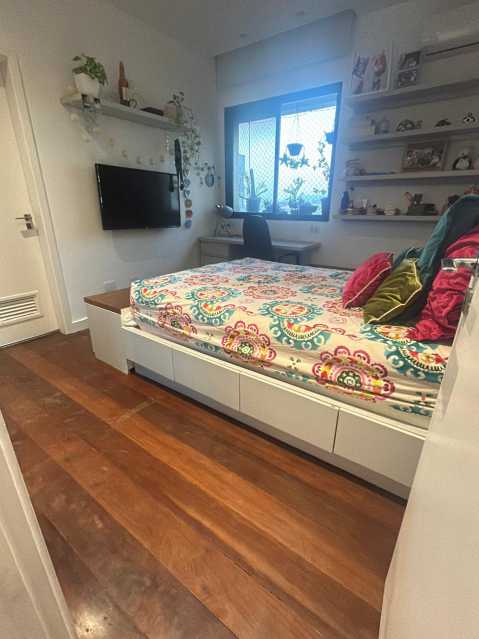 Apartamento à venda com 3 quartos, 180m² - Foto 15