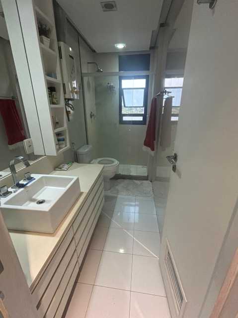 Apartamento à venda com 3 quartos, 180m² - Foto 17