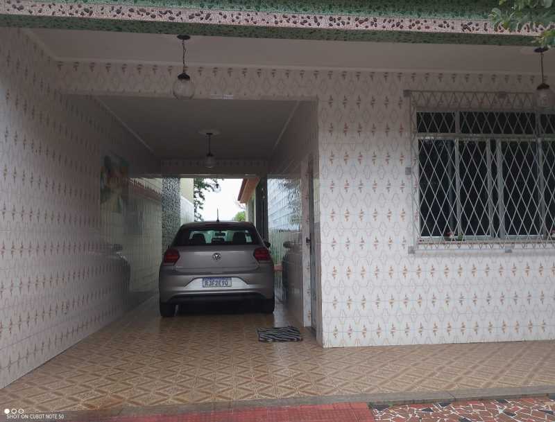 Casa à venda com 3 quartos, 198m² - Foto 2