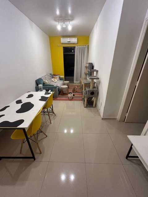 Apartamento à venda com 3 quartos, 107m² - Foto 3