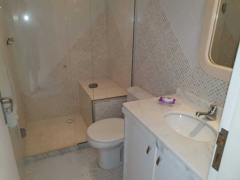 Casa de Condomínio à venda com 4 quartos, 230m² - Foto 15