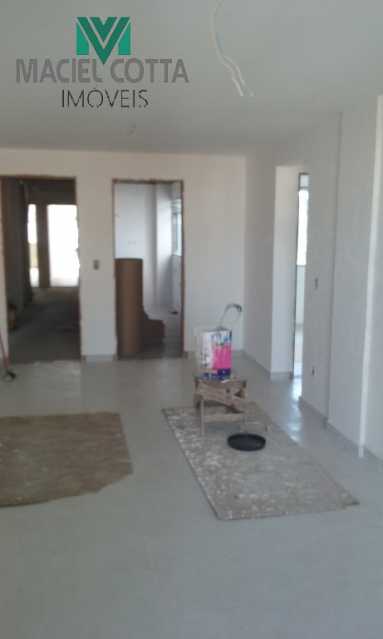 Apartamento à venda com 2 quartos, 65m² - Foto 4