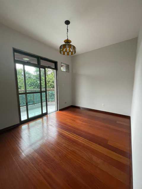 Apartamento para alugar com 3 quartos, 130m² - Foto 5