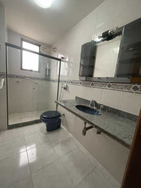 Apartamento para alugar com 3 quartos, 130m² - Foto 9