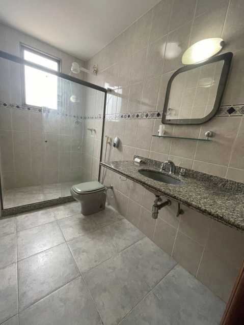 Apartamento para alugar com 3 quartos, 130m² - Foto 10