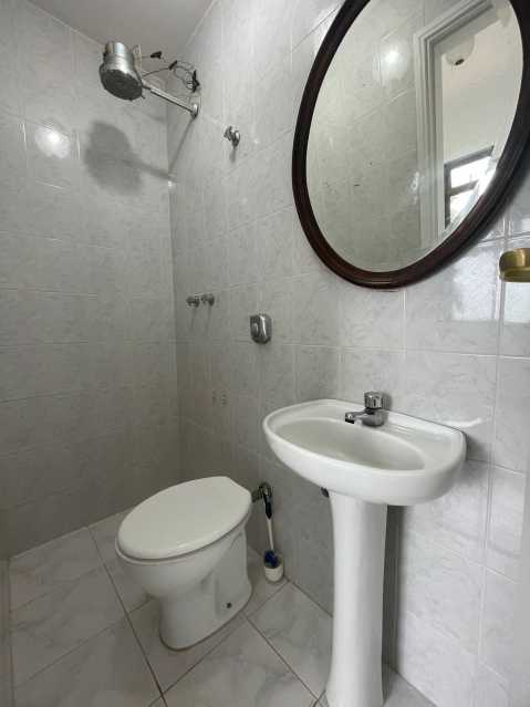 Apartamento para alugar com 3 quartos, 130m² - Foto 11