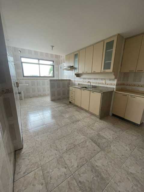 Apartamento para alugar com 3 quartos, 130m² - Foto 13