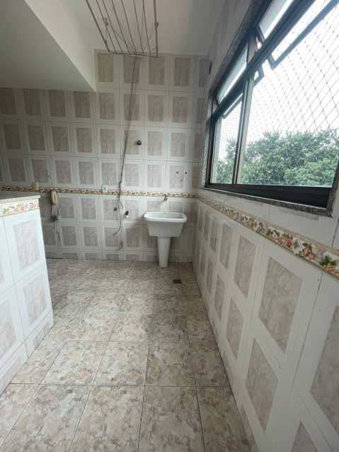 Apartamento para alugar com 3 quartos, 130m² - Foto 14