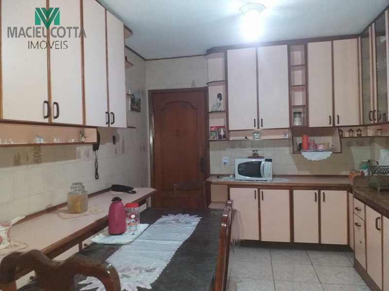 Cobertura à venda com 5 quartos, 216m² - Foto 10