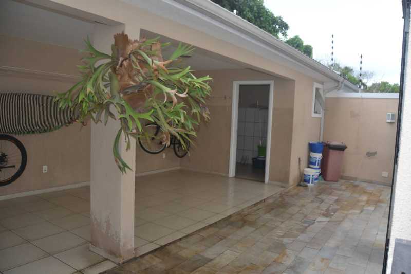 Casa de Condomínio à venda com 4 quartos, 400m² - Foto 8