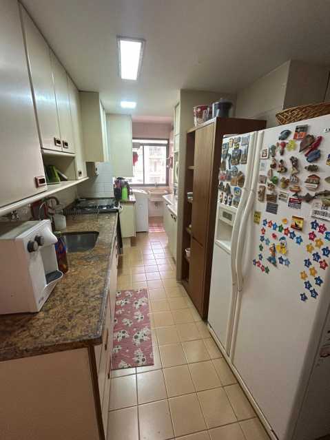 Cobertura à venda com 4 quartos, 330m² - Foto 14