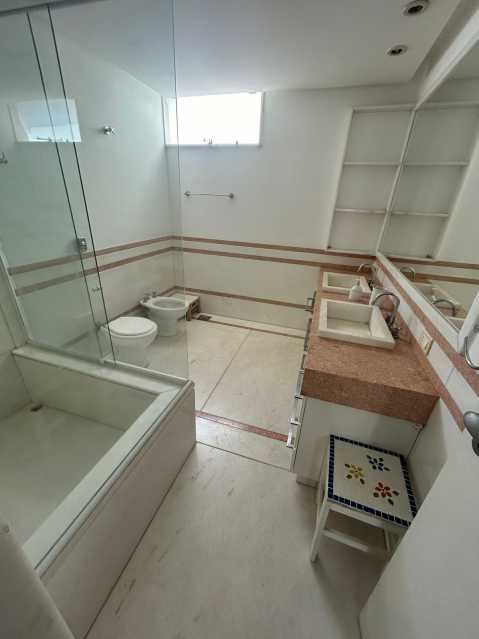 Apartamento à venda com 3 quartos, 250m² - Foto 12