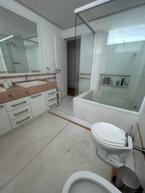 Apartamento à venda com 3 quartos, 250m² - Foto 13