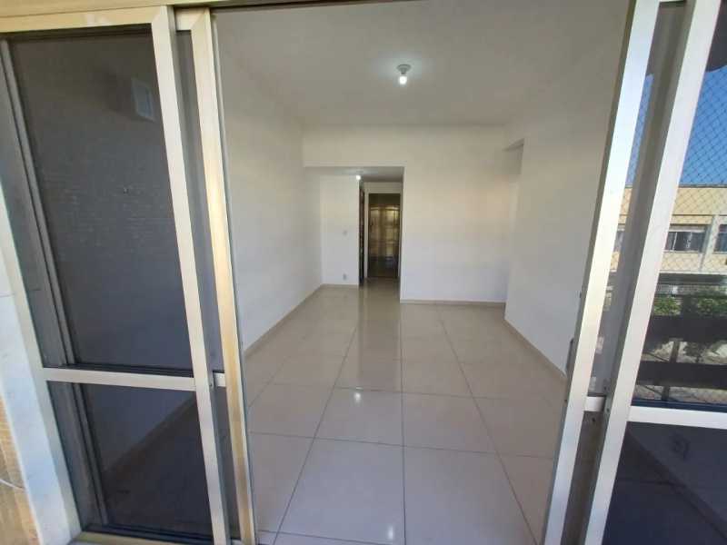 Apartamento à venda com 2 quartos, 67m² - Foto 6