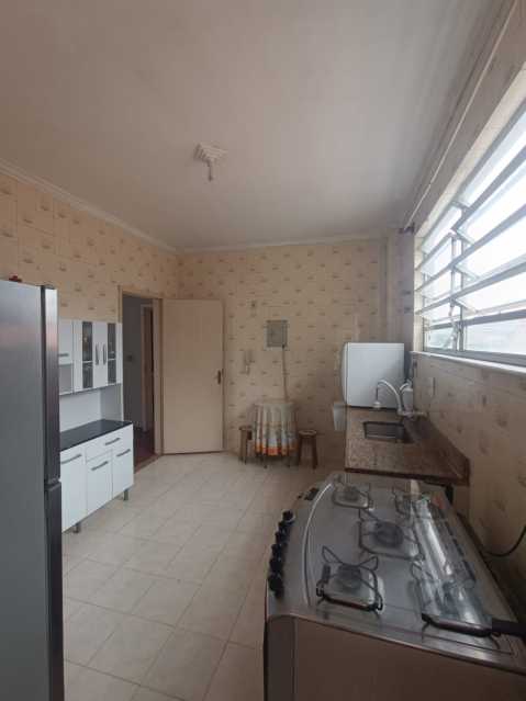 Apartamento à venda com 3 quartos, 140m² - Foto 11