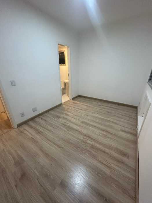 Apartamento à venda com 2 quartos, 60m² - Foto 2