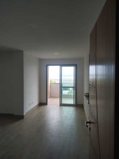 Apartamento à venda com 2 quartos, 62m² - Foto 6