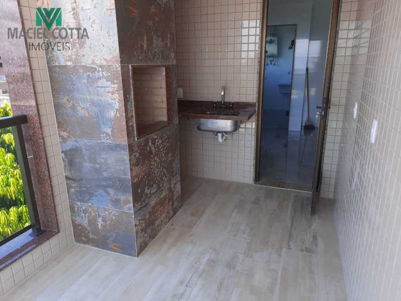 Apartamento à venda com 3 quartos, 125m² - Foto 2