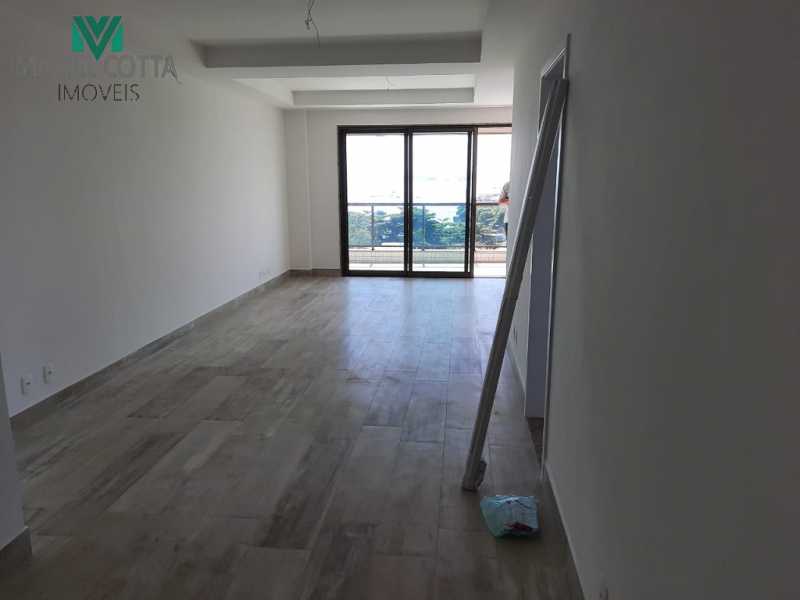 Apartamento à venda com 3 quartos, 125m² - Foto 4