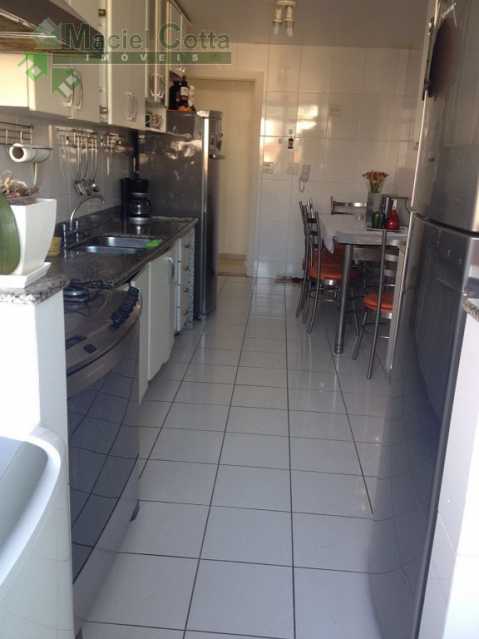 Apartamento à venda com 4 quartos, 140m² - Foto 9