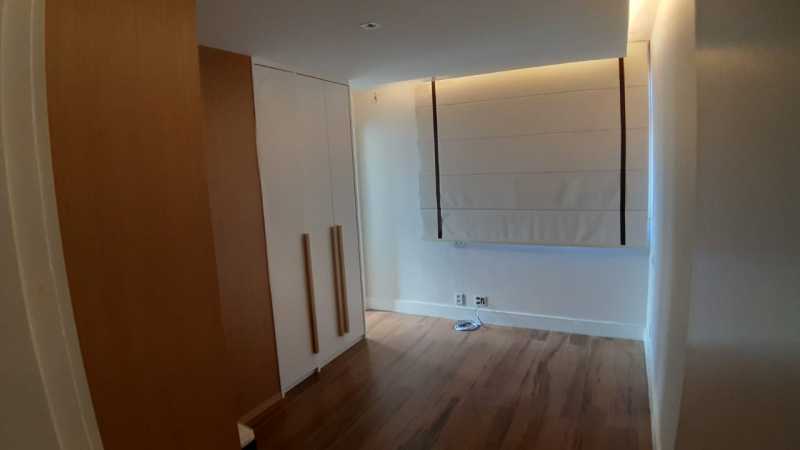 Apartamento à venda com 4 quartos, 180m² - Foto 8