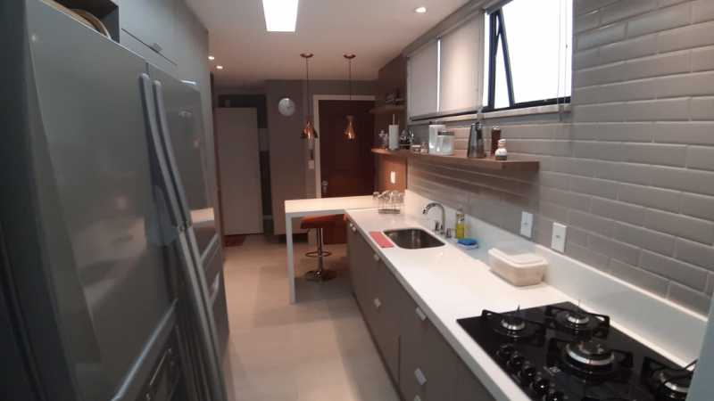 Apartamento à venda com 4 quartos, 180m² - Foto 12