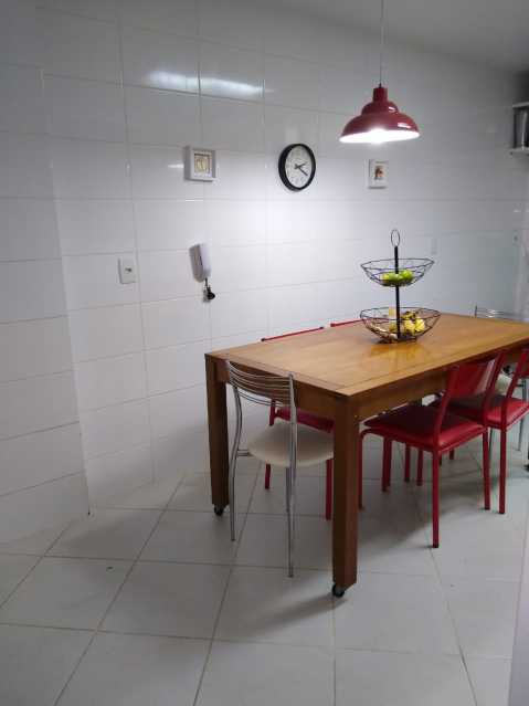 Apartamento à venda com 4 quartos, 251m² - Foto 17