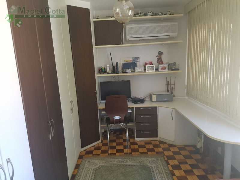 Casa à venda com 3 quartos, 500m² - Foto 7