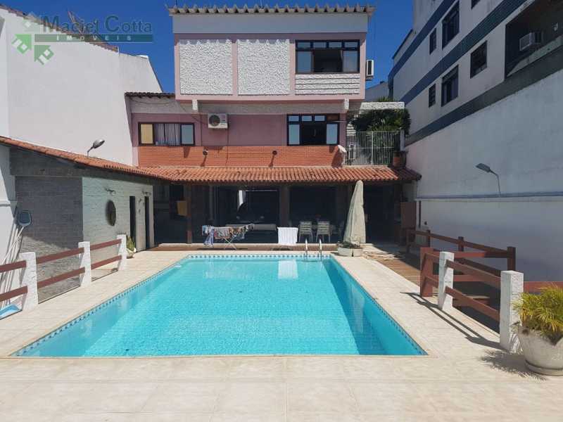 Casa à venda com 3 quartos, 500m² - Foto 1