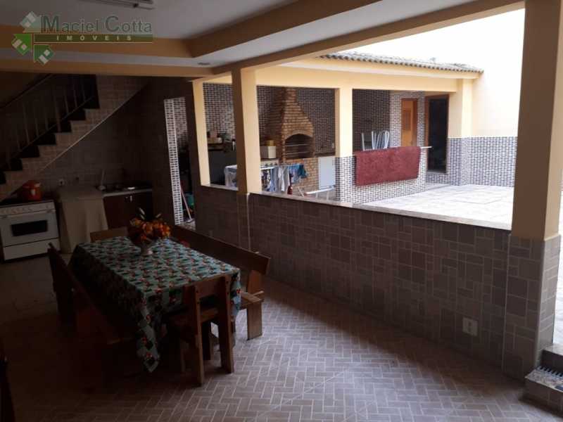 Casa à venda com 2 quartos, 200m² - Foto 14