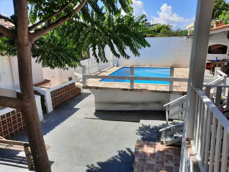 Casa à venda com 4 quartos, 300m² - Foto 16