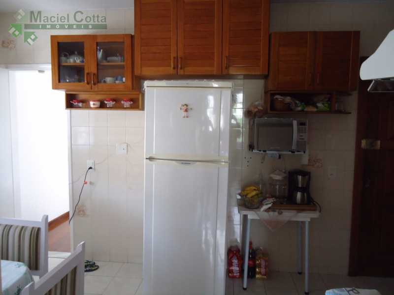 Apartamento à venda com 3 quartos, 100m² - Foto 15