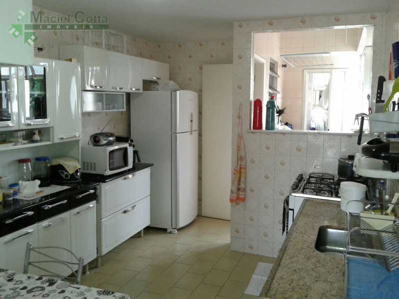 Apartamento à venda com 3 quartos, 100m² - Foto 12