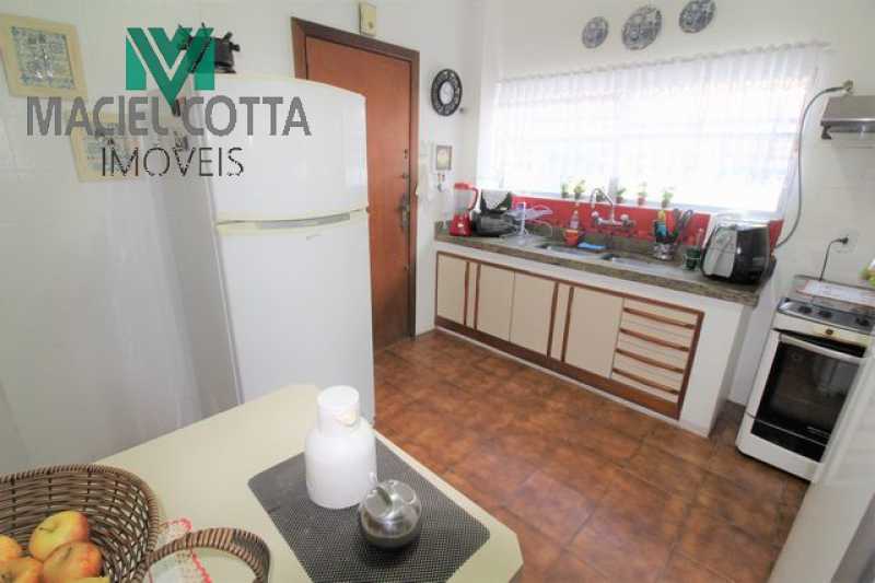 Apartamento à venda com 4 quartos, 200m² - Foto 15