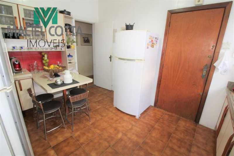 Apartamento à venda com 4 quartos, 200m² - Foto 16