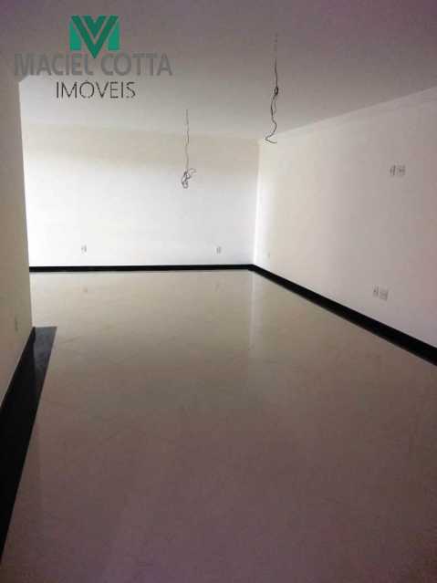 Apartamento à venda com 3 quartos, 170m² - Foto 4