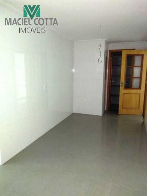 Apartamento à venda com 3 quartos, 170m² - Foto 16